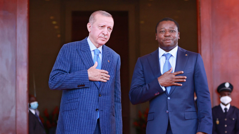 Le Président togolais félicite chaleureusement Erdogan pour sa réélection en Turquie