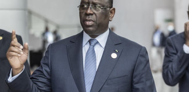 Sénégal : pour expliquer son 3ᵉ mandat, Macky Sall consulte un juriste français…