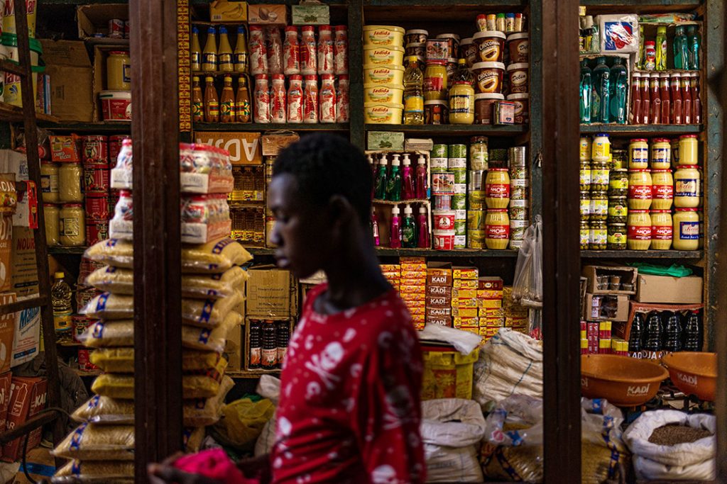 Togo : Les enseignes pour les commerces, entreprises… désormais obligatoires !