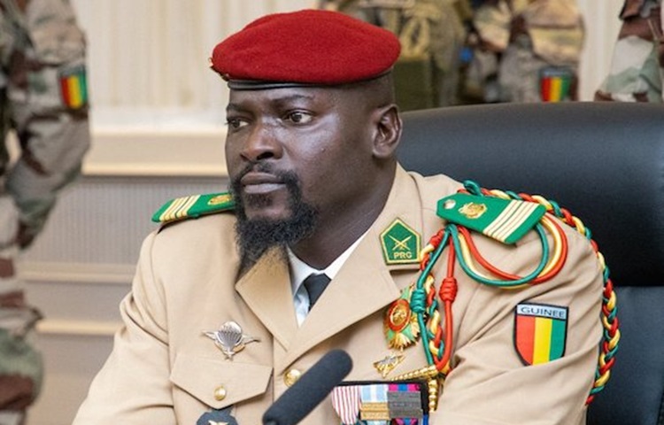 Guinée : Le Colonel Doumbouya des militaires et gardes pénitentiaires après l'attaque de la maison centrale