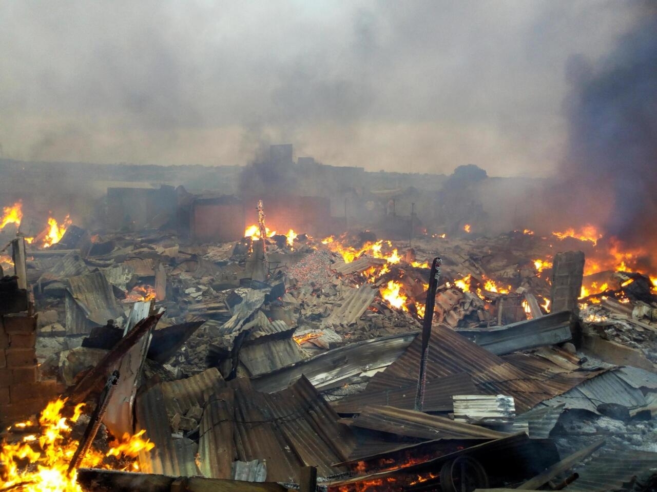 Incendie dévastateur du marché d'Agoè-Assiyéyé : Le Gouvernement se prononce après le constat des lieux