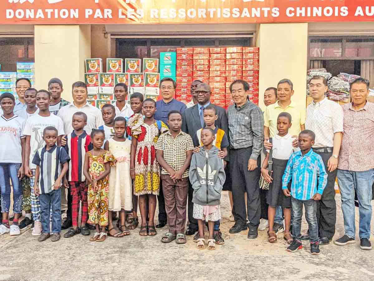 Noël : La communauté chinoise fait un don aux enfants du Togo