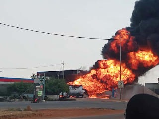 Lomé - Panique générale à Adidogome Sagbado : Sanol station en flammes (Vidéo)