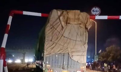 Adétikopé : Un portique de contrôle écrasé par un camion. Un signal d'alarme pour la sécurité routière