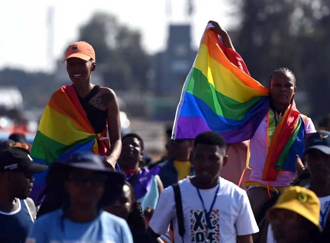 Afrique du Sud : L’interdiction des soins de santé pour les transgenres