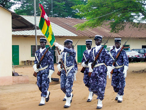 Togo : Attention, la Police fait un rappel sur un geste courant qui pourrait vous coûter cher