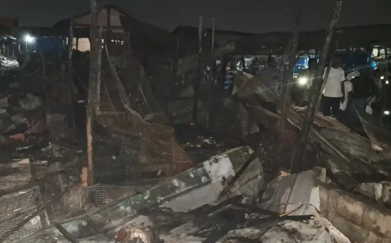 Violent incendie au marché d’Assiyéyé : Voici les images horribles !