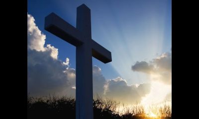 Un mort ouvre les yeux pendant ses obsèques : un mystère inexplicable