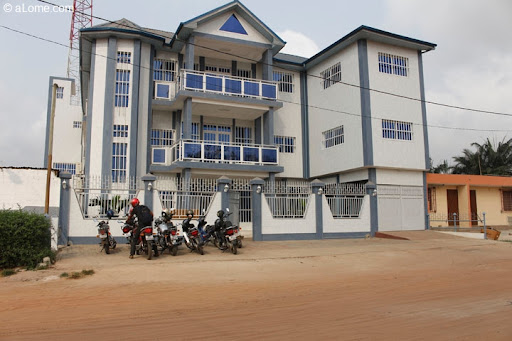 Licenciement à Pyramide FM : le Groupe Media Pyramide oppose un droit de réponse et réfute les accusations