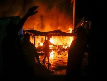 Un homme tente de se brûler vif après que sa femme lui a demandé le divorce