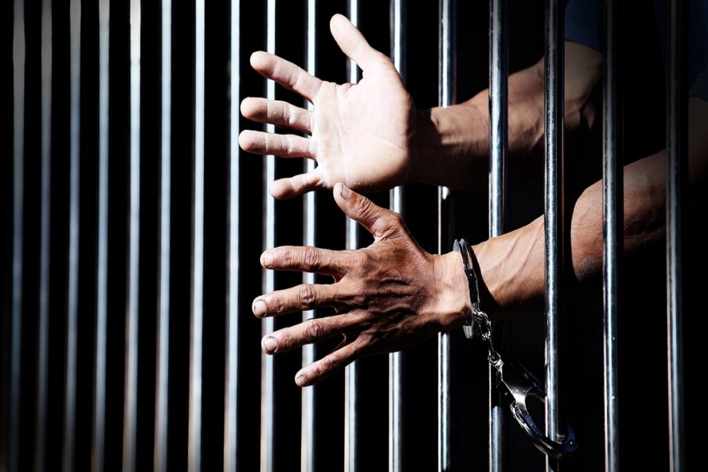 Un Instituteur condamné à 9 Ans de Prison pour agressions sexuelles sur 25 enfants