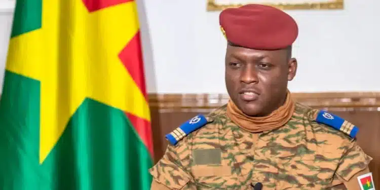 Burkina Faso : Un soldat radié après un acte crucial en pleine attaque terroriste