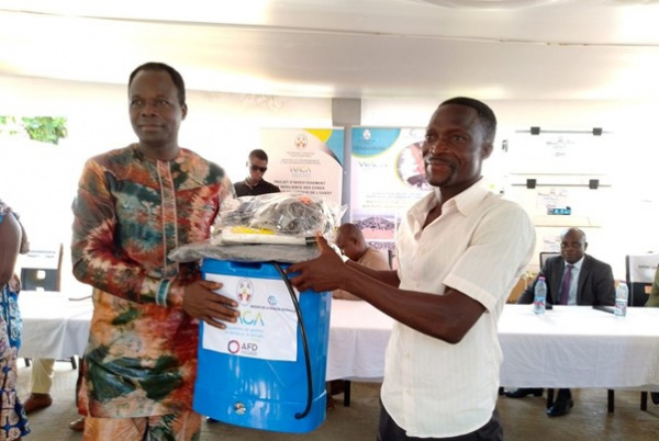 Togo : Des équipements remis aux mareyeuses et maraîchers des Lacs 1 et Lacs 3 pour renforcer leur résilience