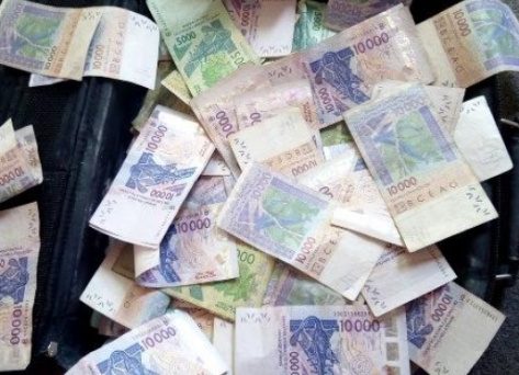 Dot en faux billets : quand la cupidité des parents tourne au cauchemar