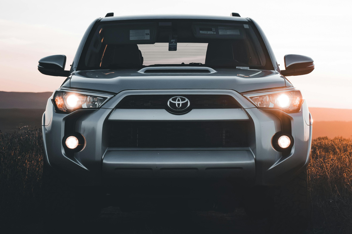 Toyota plombé par les surtaxes américaines : Une chute historique des bénéfices en vue