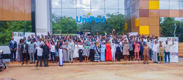 Togo : 244 jeunes formés et certifiés dans le numérique grâce au programme D-CLIC