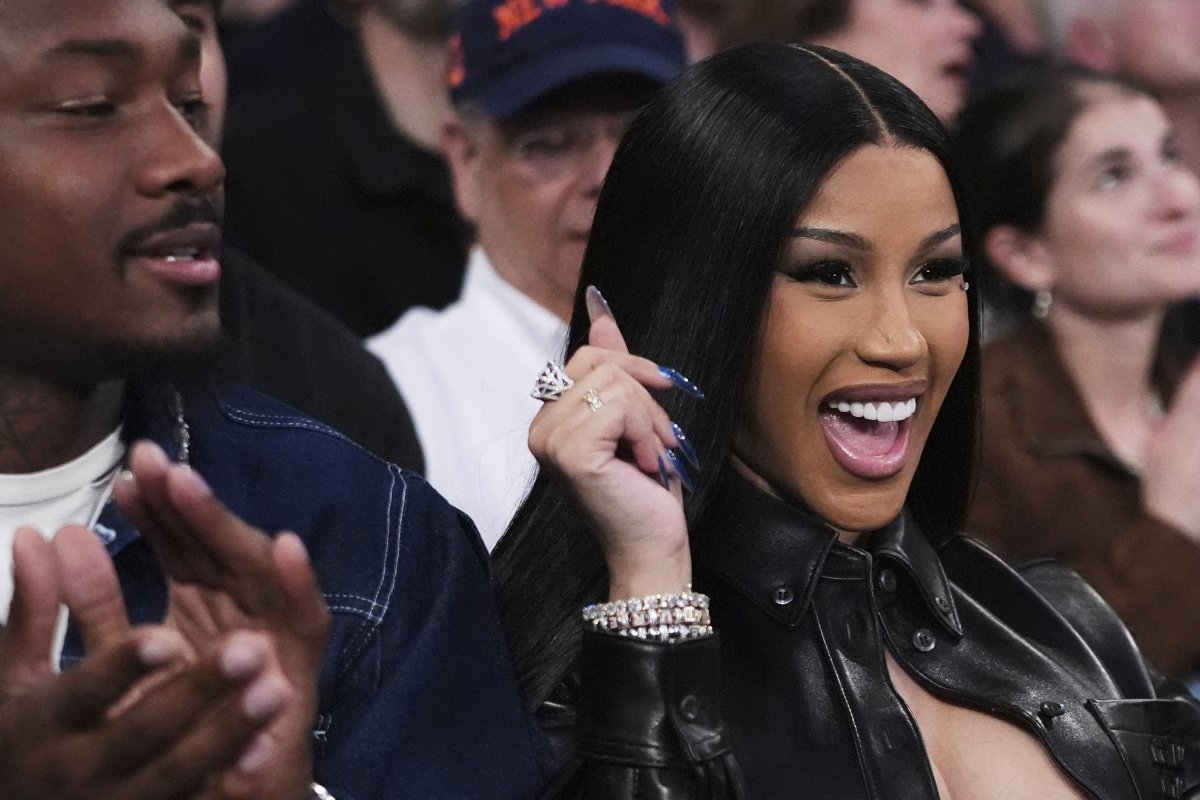 Cardi B officialise sa nouvelle relation avec Stefon Diggs après sa rupture avec Offset