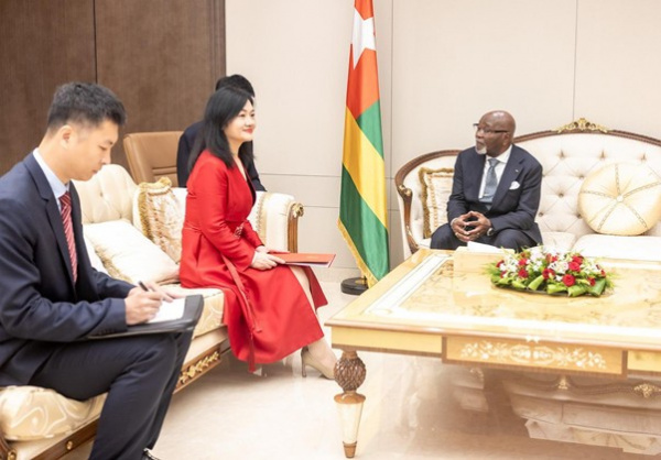 Togo : Jean-Lucien Savi de Tové accrédite Wang Min comme nouvelle ambassadrice de Chine