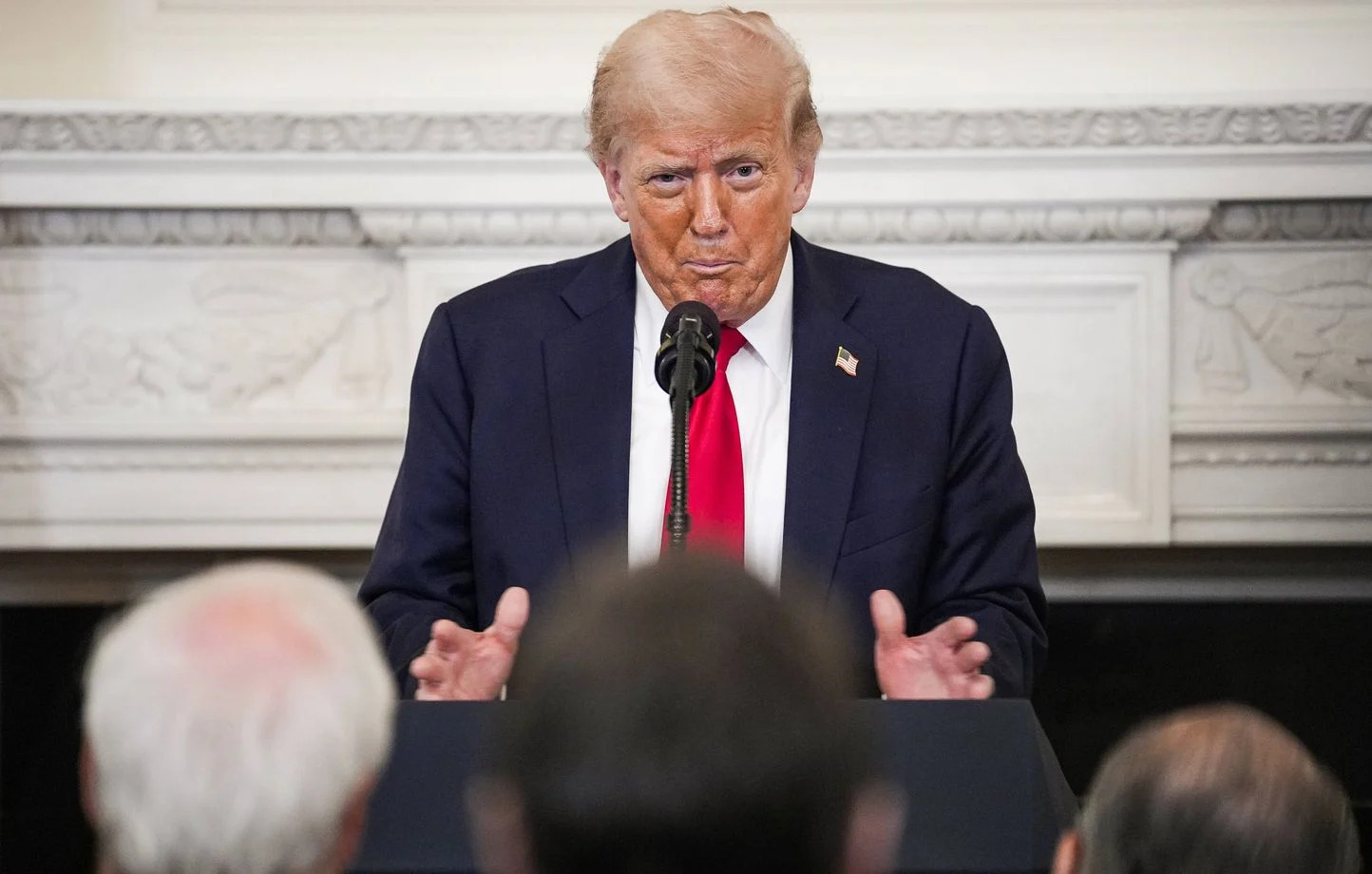 Donald Trump tente de désamorcer la polémique Epstein : Colère dans les rangs conservateurs