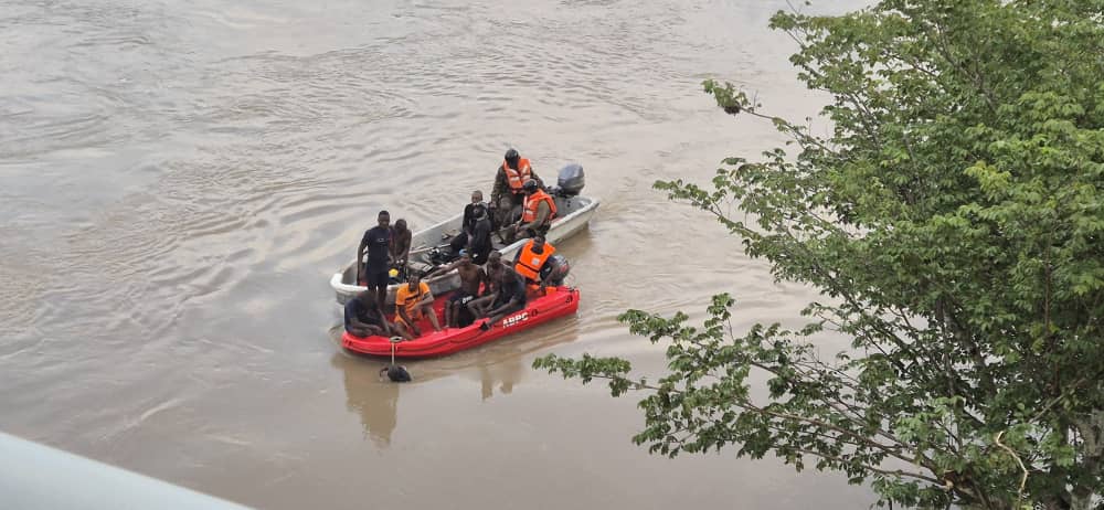 Bénin – Drame de Glazoué : un bus chute dans le fleuve Ouémé, de nombreuses disparitions