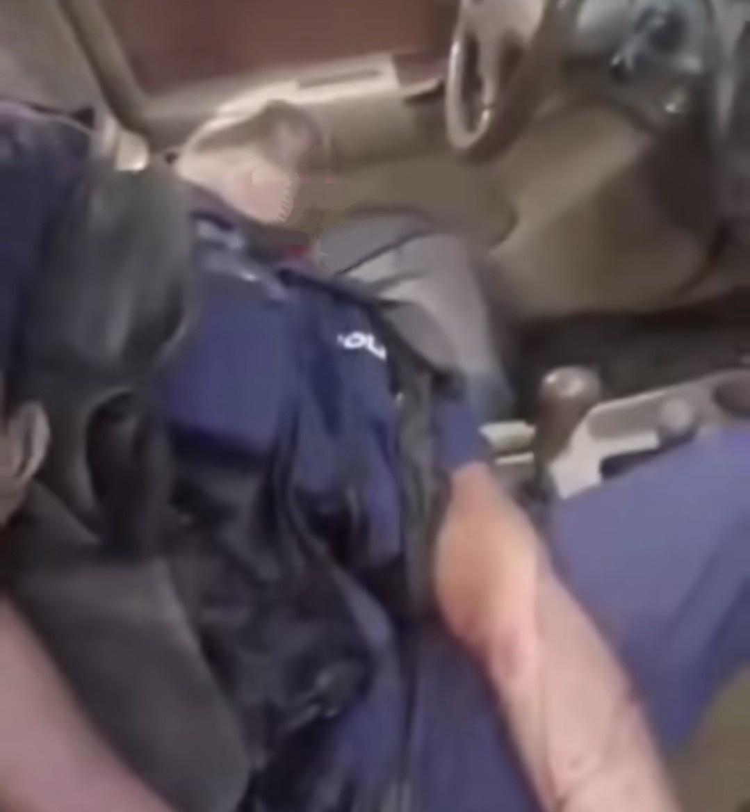 Braquage sanglant en pleine jour : deux morts et 80 000 dollars envolés ( Vidéo )