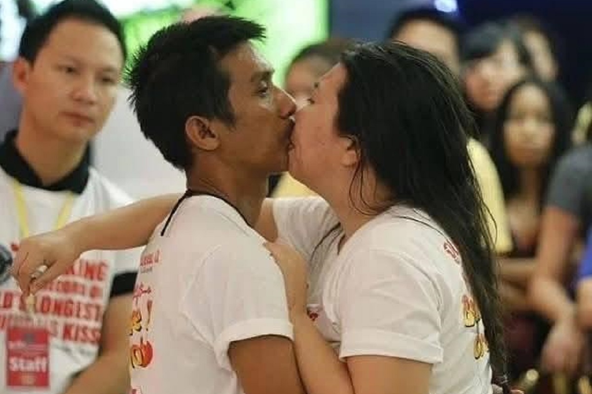 Un couple thaïlandais bat le record du plus long baiser du monde