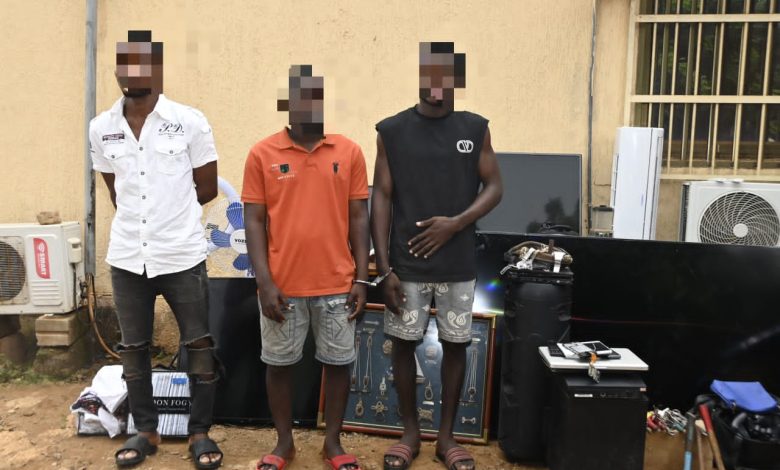 Lomé : 3 présumés agresseurs sexuels et cambrioleurs arrêtés, un mode opératoire glaçant révélé