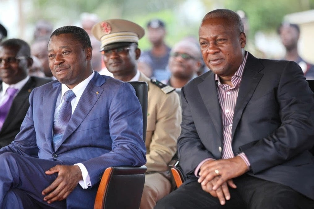 Ghana : le président Mahama secoue la région en annonçant son départ, une leçon pour les dirigeants à vie