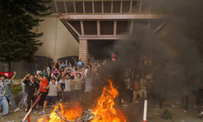 Manifestations au Népal : la rue renverse le pouvoir, le Premier ministre Oli démissionne