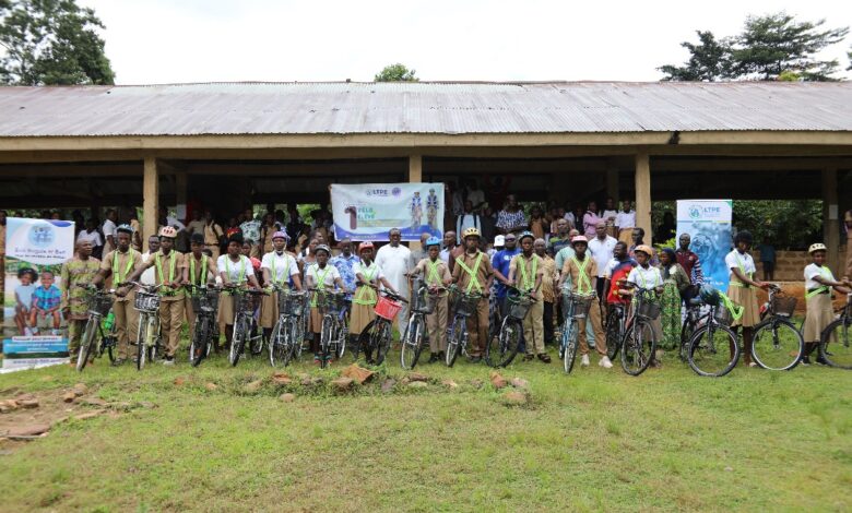 Togo : Des bicyclettes offertes aux élèves pour réduire les kilomètres entre maison et école