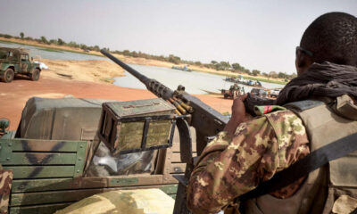 Sahel ensanglanté : 27 soldats nigériens tués, les jihadistes étranglent le Mali