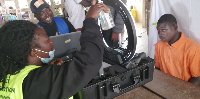 Togo – Identification biométrique : à Agoè-Nyivé, les promesses tiennent-elles face aux réalités du terrain ?