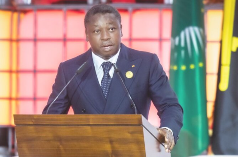 Faure Gnassingbé à Luanda : “L’Afrique doit financer l’Afrique” – un appel fort qui résonne sur tout le continent