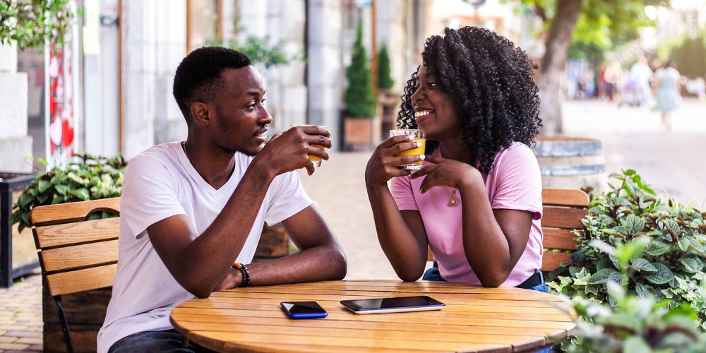 Séduire sans faux pas : Les 5 questions clés à poser au premier rendez-vous
