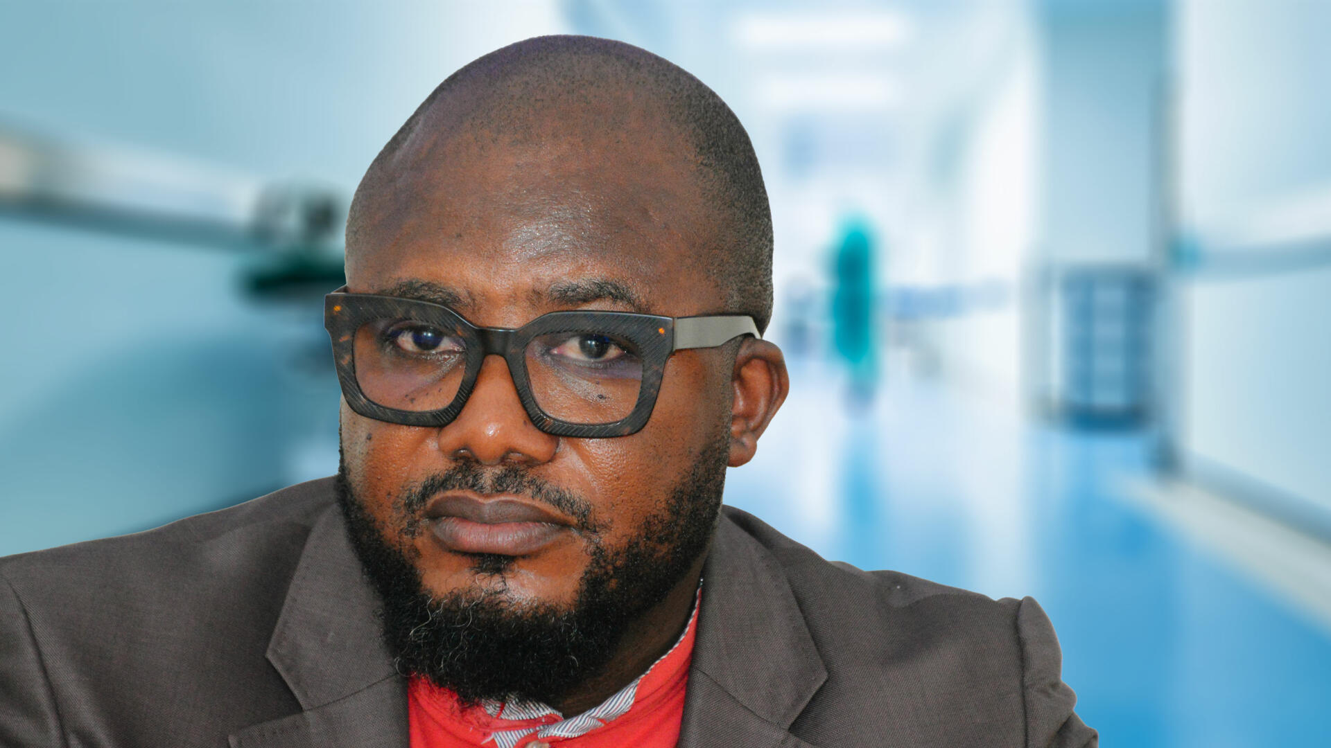 Togo : le SYNPHOT plaide pour la reconstruction totale du CHU Sylvanus Olympio « Il faut le raser et en construire un autre », déclare le Dr Tsolényanu