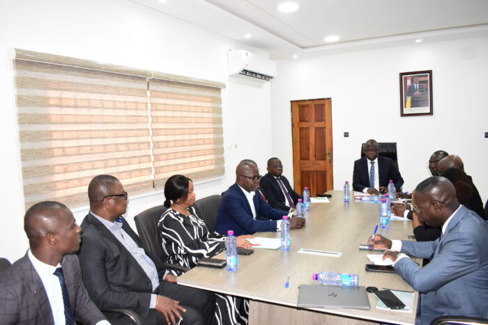 Togo : Jean-Marie TESSI mobilise les assureurs pour une couverture santé plus efficace-r-freenews