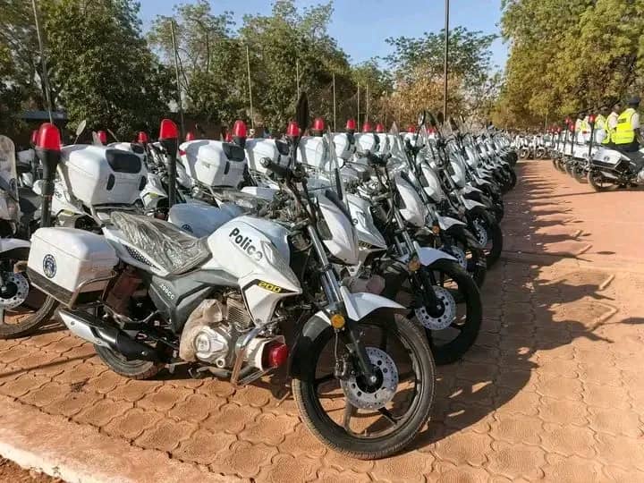 Sécurité : le Capitaine Ibrahim Traoré remet 2 000 motos à la Police nationale du Burkina Faso