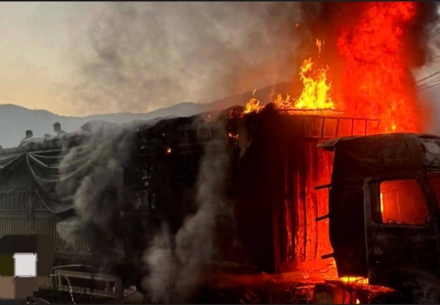 Drame sur la RN1 : Un camion prend feu à Wahala