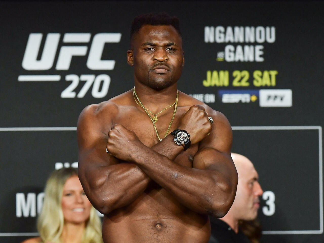 Le combattant camerounais Francis Ngannou affirme vouloir privilégier sa famille et sa stabilité financière plutôt que la recherche d’un héritage sportif.