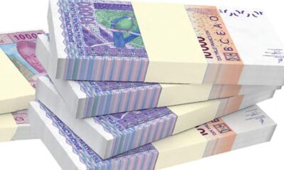 Une employée d’une banque de Cotonou a comparu, mardi 3 mars 2026, devant la première chambre des flagrants délits du Tribunal de première instance. Elle est poursuivie pour des retraits frauduleux opérés sur les comptes de plusieurs clients, pour un préjudice estimé à environ 15 millions de FCFA.