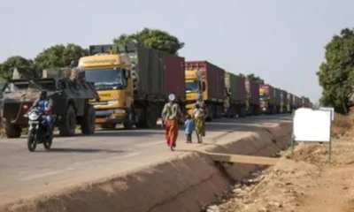 Le gouvernement togolais prévoit l’acquisition de nouveaux pèse-camions afin de lutter contre la surcharge des poids lourds à la frontière avec le Bénin. Ces équipements seront installés aux postes de contrôle de Sanvee Condji et Hillacondji dans le cadre du projet de réhabilitation de la route Lomé-Cotonou soutenu par la Banque africaine de développement.