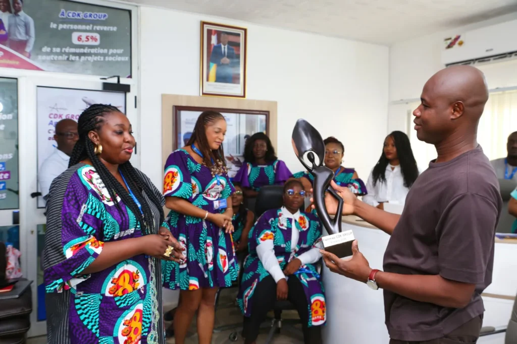 À l’occasion de la Journée internationale des droits de la femme, le CDK GROUP a organisé le lundi 9 mars une rencontre spéciale réunissant ses collaboratrices ainsi que celles de plusieurs structures partenaires, notamment SMPDD, MAED, LTPE et BAIOJ.